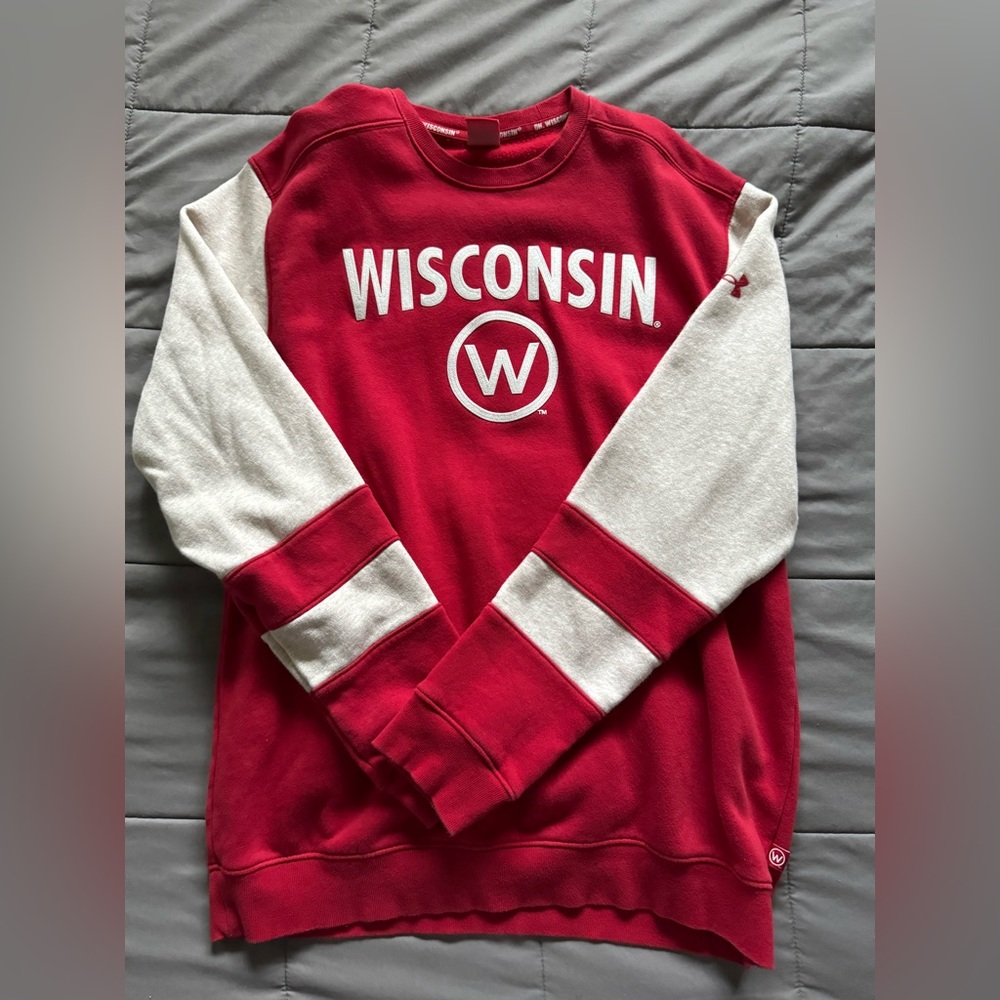 Men’s Underarmour, 2023 Retro Men’s crewneck size XL